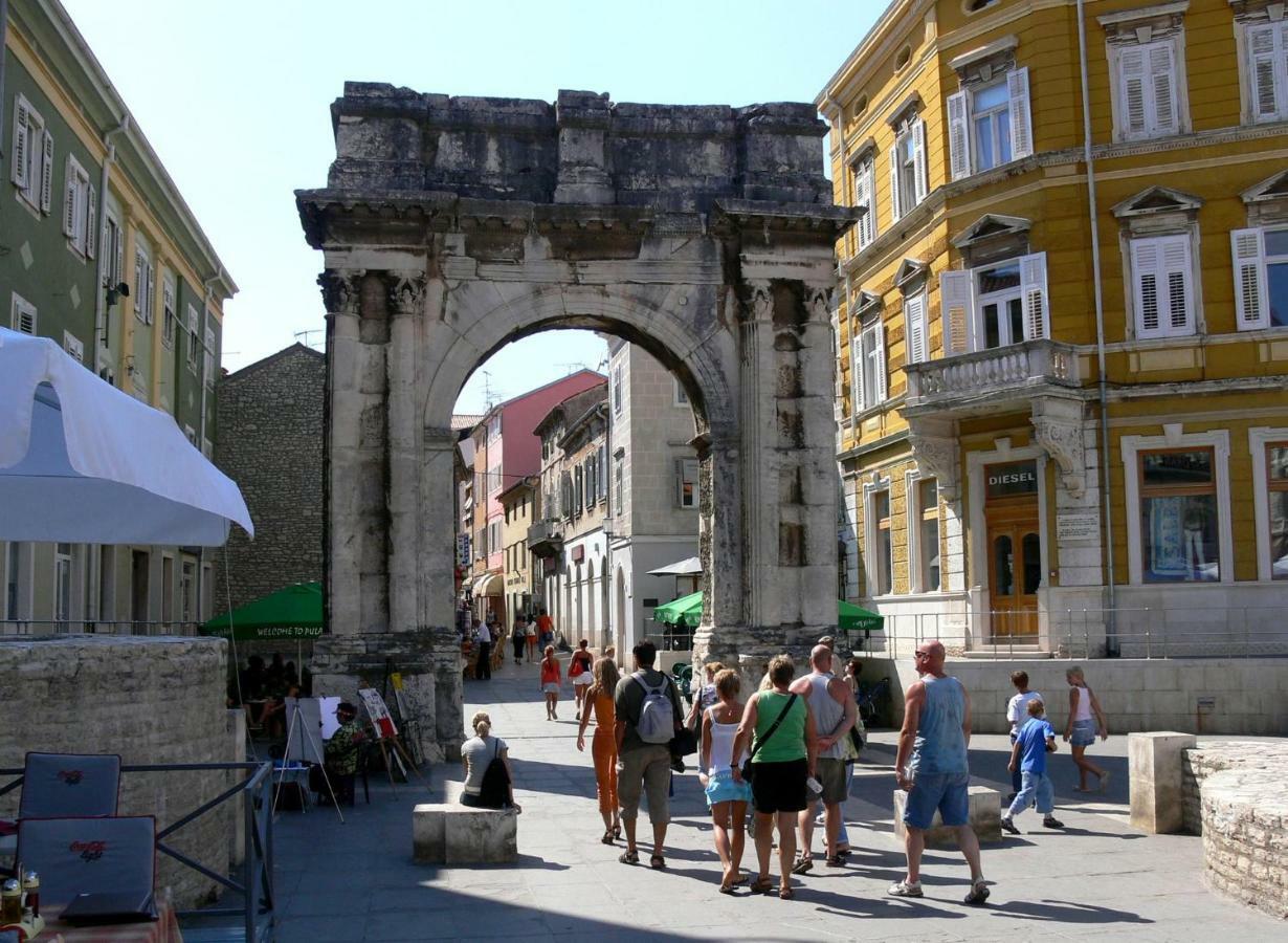 Centar Old Town, With Free Private Parking Apartment Pula Exterior photo